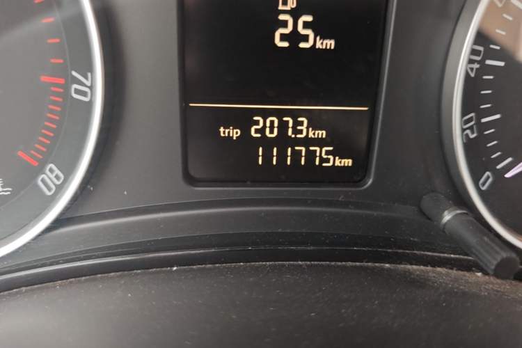 Used Skoda Octavia 2010 1.6L Automatic Yijun Edition Odometer Close Up