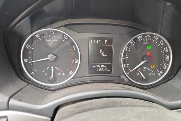 Used Skoda Octavia 2010 1.6L Automatic Yijun Edition Odometer Close Up