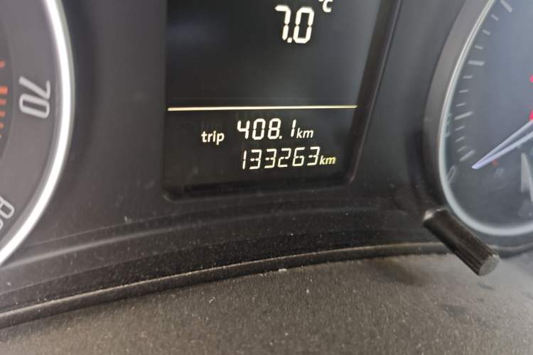 Used Skoda Octavia 2010 1.4TSI DSG Yijun Edition Odometer Close Up