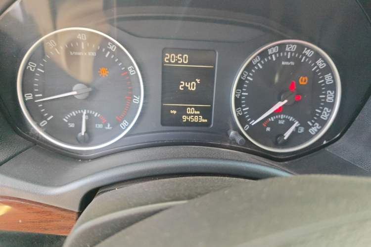 Used Skoda Octavia 2010 1.6L Manual - Yijun Version Odometer Close Up