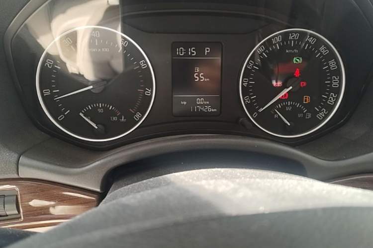 Used Skoda Octavia 2010 1.4TSI DSG Yijun Edition Odometer Close Up