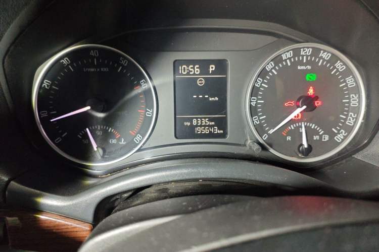Used Skoda Octavia 2010 1.4TSI DSG Yijun Edition Odometer Close Up
