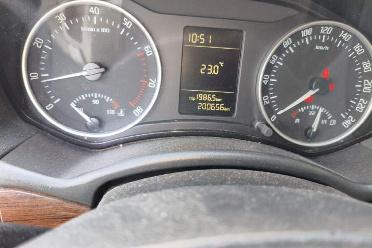Used Skoda Octavia 2010 1.6L Manual - Yijun Version Odometer Close Up