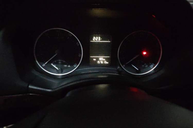 Used Skoda Octavia 2010 1.4TSI DSG Yijun Edition Odometer Close Up