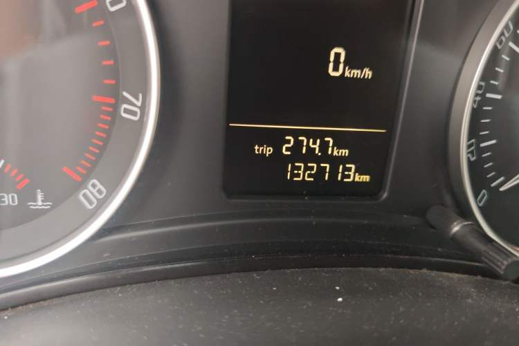 Used Skoda Octavia 2010 1.6L Automatic Yijun Edition Odometer Close Up