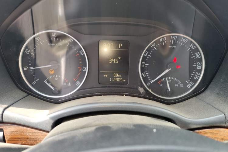 Used Skoda Octavia 2010 1.8TSI DSG Yijun Edition Odometer Close Up