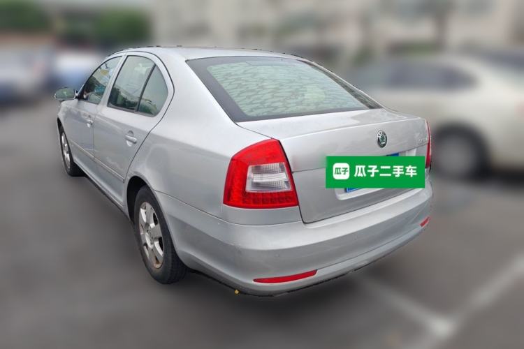 Used Skoda Octavia 2010 1.6L Automatic Yijun Edition Rear Left 45 Deg