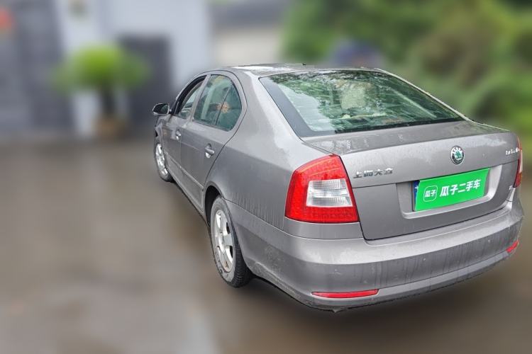 Used Skoda Octavia 2010 1.6L Automatic Yijun Edition Rear Left 45 Deg