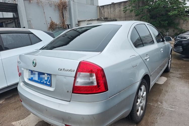Used Skoda Octavia 2010 1.6L Automatic Yijun Edition Rear Right 45 Deg