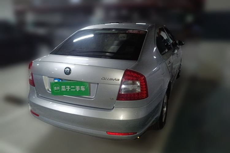 Used Skoda Octavia 2010 1.6L Automatic Yijun Edition Rear Right 45 Deg