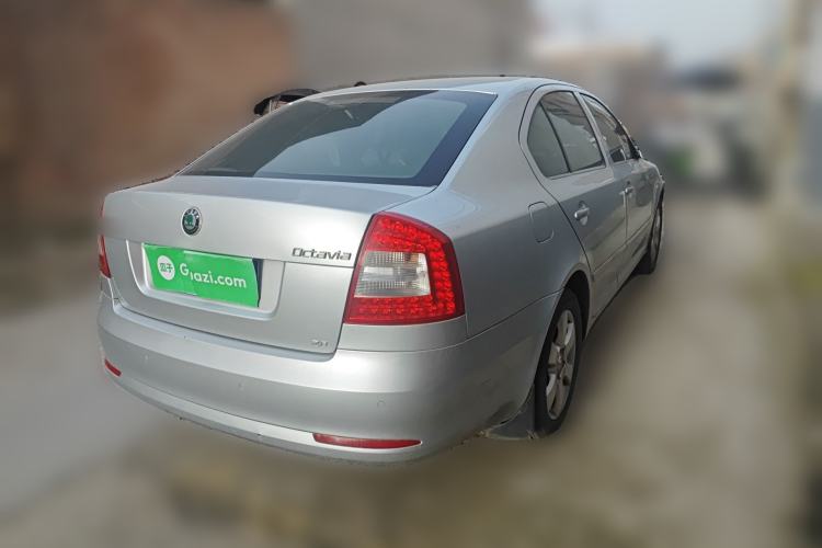 Used Skoda Octavia 2010 2.0L Manual Yijun Edition Rear Right 45 Deg