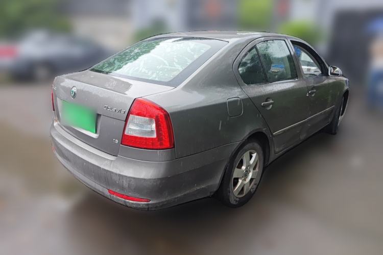 Used Skoda Octavia 2010 1.6L Automatic Yijun Edition Rear Right 45 Deg