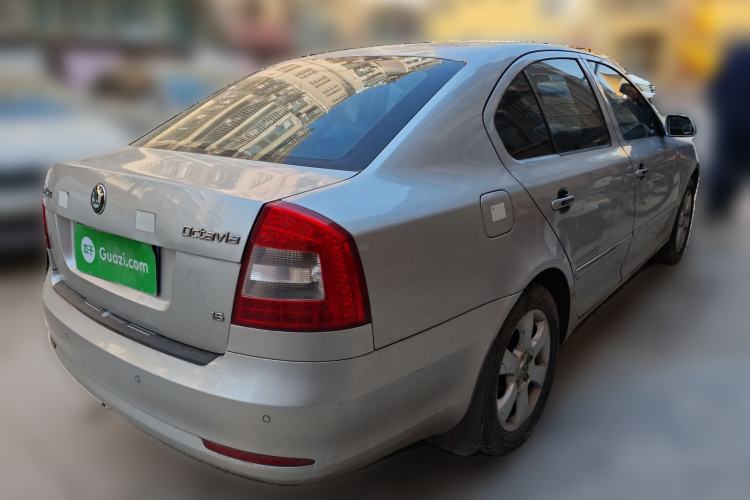 Used Skoda Octavia 2010 1.6L Automatic Yijun Edition Rear Right 45 Deg