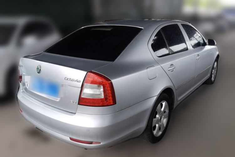 Used Skoda Octavia 2010 2.0L Automatic Yijun Edition Rear Right 45 Deg