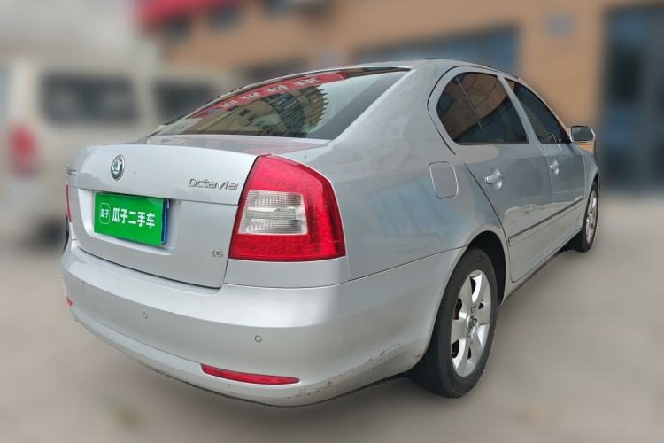 Used Skoda Octavia 2010 1.6L Automatic Yijun Edition Rear Right 45 Deg