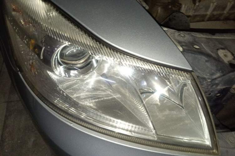 Used Skoda Octavia 2010 1.6L Automatic Yijun Edition Right Front Headlight
