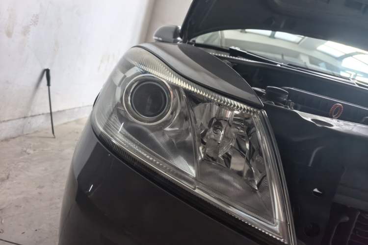 Used Skoda Octavia 2010 1.6L Automatic Eado Edition Right Front Headlight