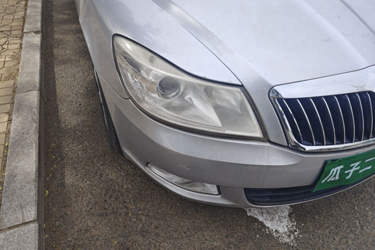 Used Skoda Octavia 2010 1.8TSI DSG Yijun Edition Right Front Headlight