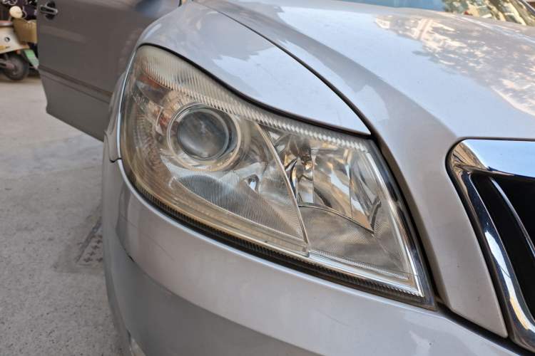 Used Skoda Octavia 2010 1.6L Automatic Yijun Edition Right Front Headlight