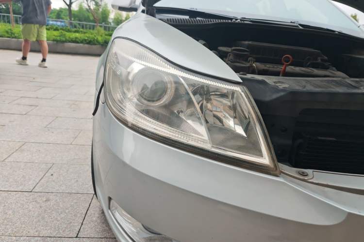 Used Skoda Octavia 2010 1.6L Automatic Yijun Edition Right Front Headlight