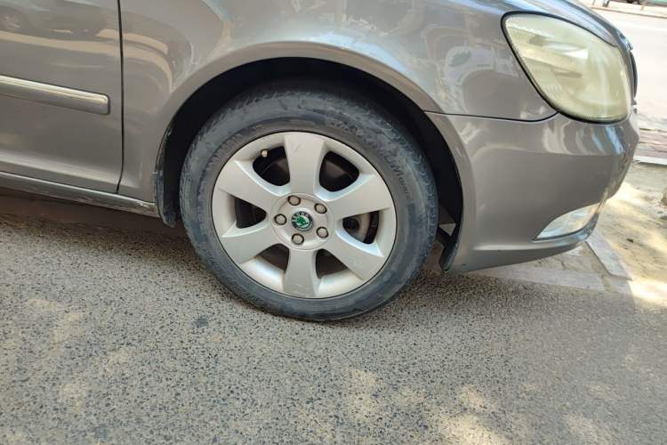 Used Skoda Octavia 2010 1.4 TSI Manual Yijun Edition Right Front Wheel Hub