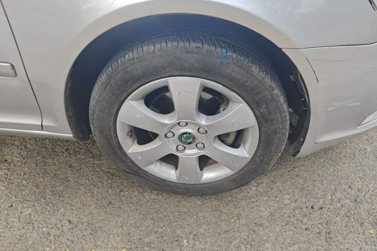 Used Skoda Octavia 2010 1.8TSI DSG Yijun Edition Right Front Wheel Hub