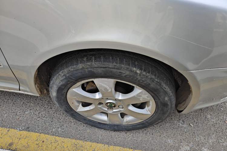 Used Skoda Octavia 2010 1.4TSI DSG Yijun Edition Right Front Wheel Hub