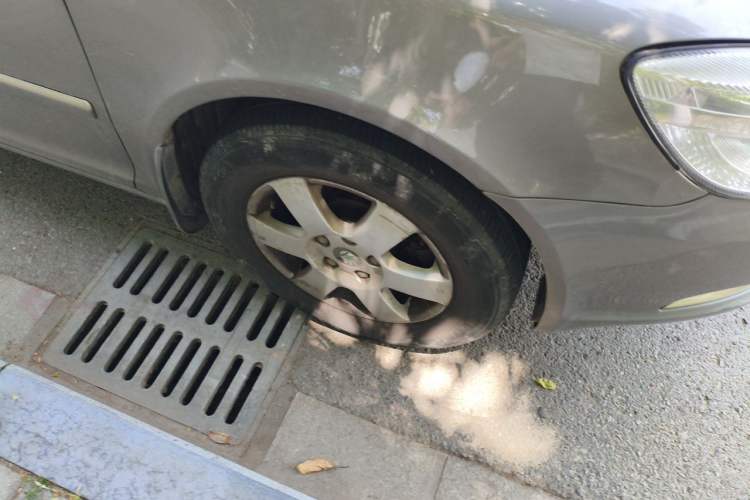 Used Skoda Octavia 2010 1.6L Manual - Yijun Version Right Front Wheel Hub