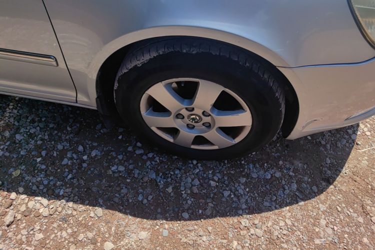 Used Skoda Octavia 2010 1.6L Manual - Yijun Version Right Front Wheel Hub