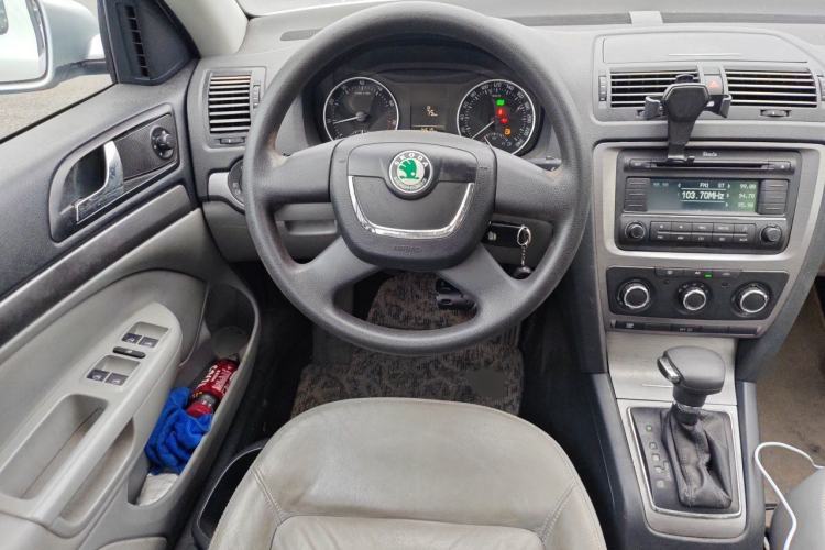 Used Skoda Octavia 2010 1.6L Automatic Yijun Edition Steering Wheel