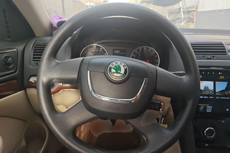 Used Skoda Octavia 2010 2.0L Manual Yijun Edition Steering Wheel