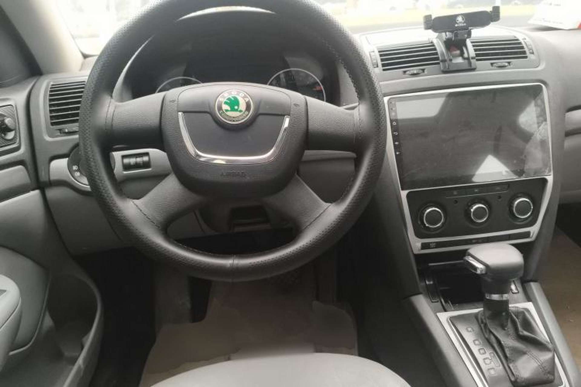 Used Skoda Octavia 2010 1.6L Automatic Yijun Edition Steering Wheel