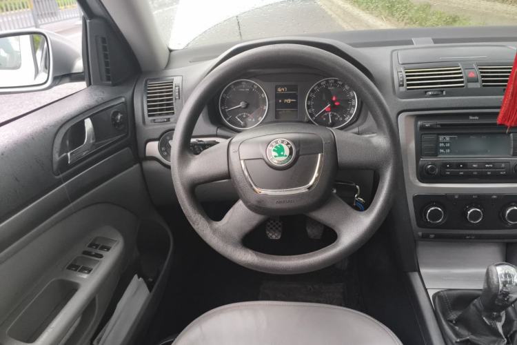 Used Skoda Octavia 2010 1.4 TSI Manual Yijun Edition Steering Wheel