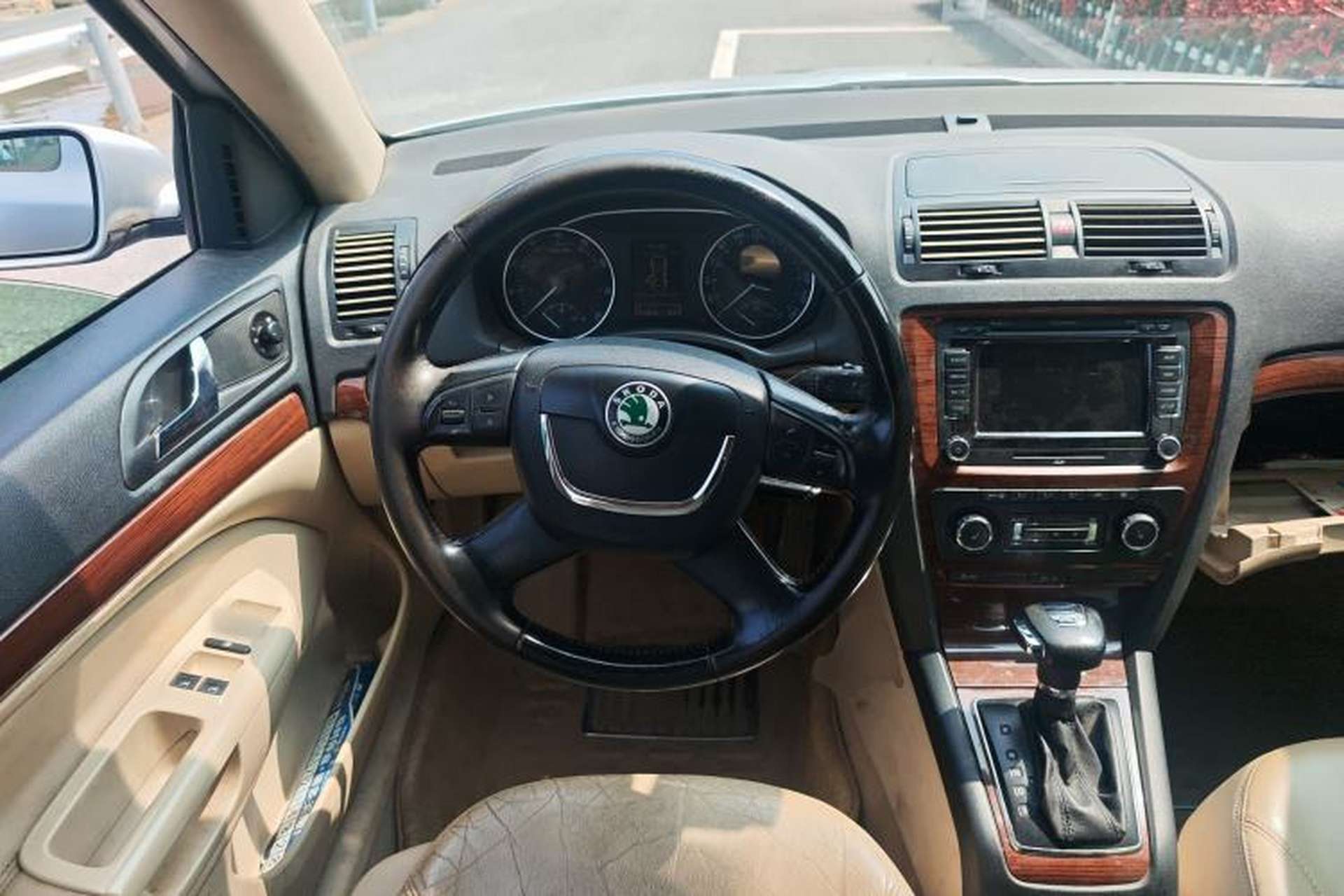 Used Skoda Octavia 2010 1.8TSI DSG Elegance Edition Steering Wheel