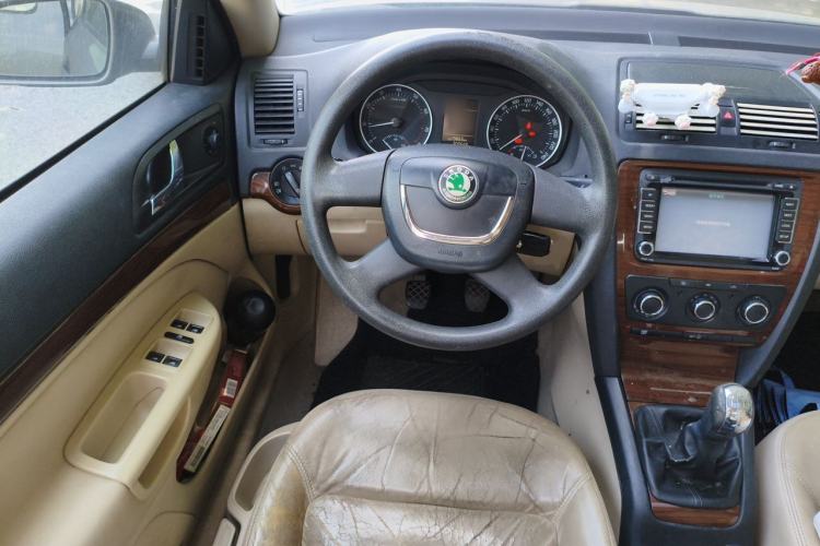 Used Skoda Octavia 2010 1.6L Manual - Yijun Version Steering Wheel