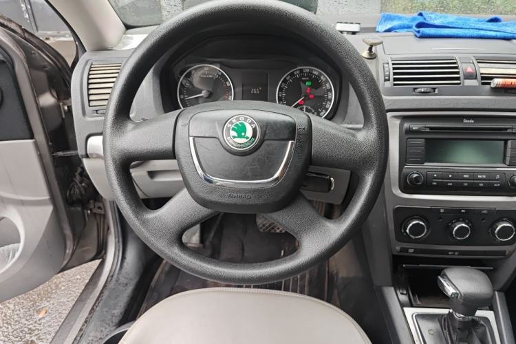 Used Skoda Octavia 2010 1.6L Automatic Yijun Edition Steering Wheel