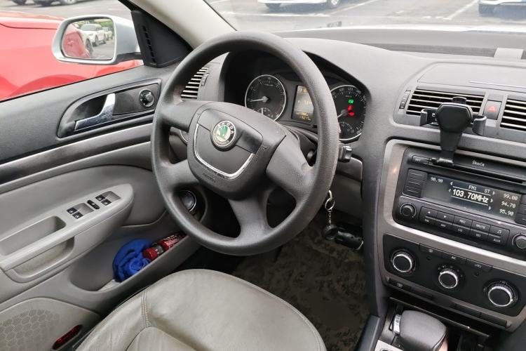 Used Skoda Octavia 2010 1.6L Automatic Yijun Edition Steering Wheel
