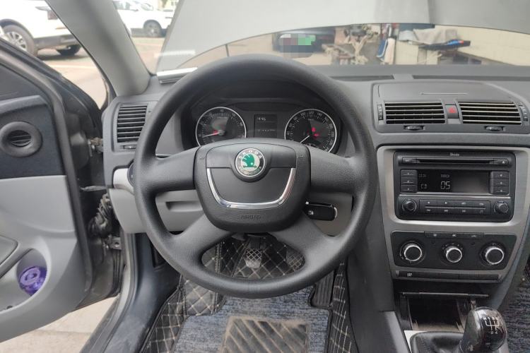 Used Skoda Octavia 2010 1.6L Manual Eado Edition Steering Wheel