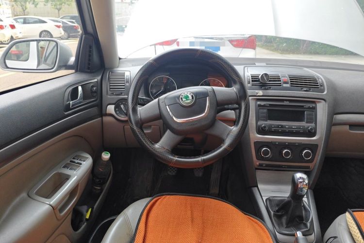 Used Skoda Octavia 2010 1.6L Manual - Yijun Version Steering Wheel