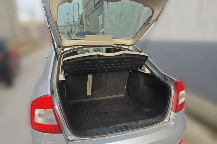 Used Skoda Octavia 2010 2.0L Manual Yijun Edition Trunk