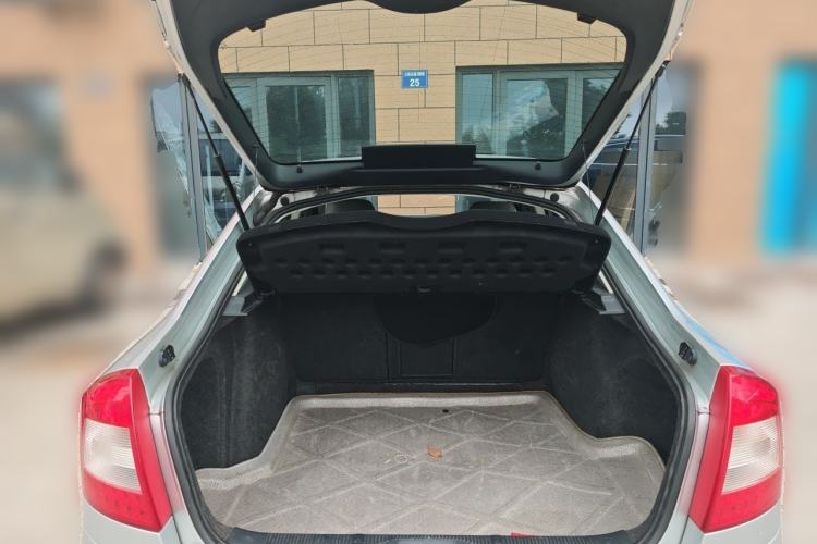 Used Skoda Octavia 2010 1.6L Automatic Yijun Edition Trunk