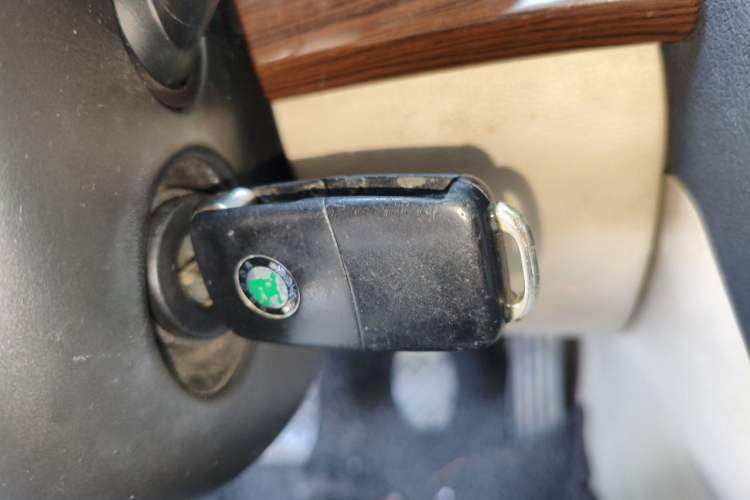 Used Skoda Octavia 2010 1.6L Manual - Yijun Version Vehicle Key