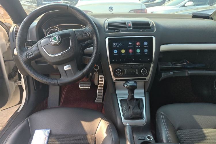 Used Skoda Octavia 2010 2.0L Automatic Yijun Edition Center Console