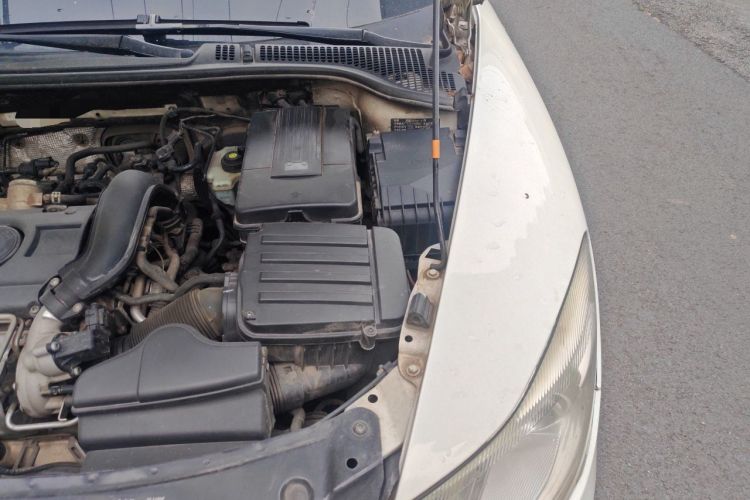 Used Skoda Octavia 2010 1.4TSI DSG Yijun Edition Engine Bay Left