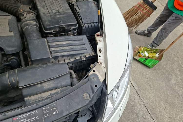 Used Skoda Octavia 2010 2.0 TSI RS Engine Bay Left