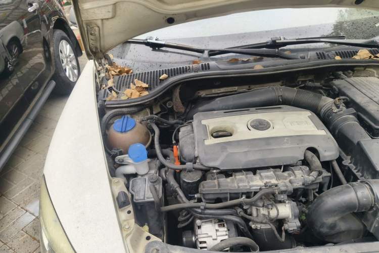 Used Skoda Octavia 2010 2.0 TSI RS Engine Bay Right