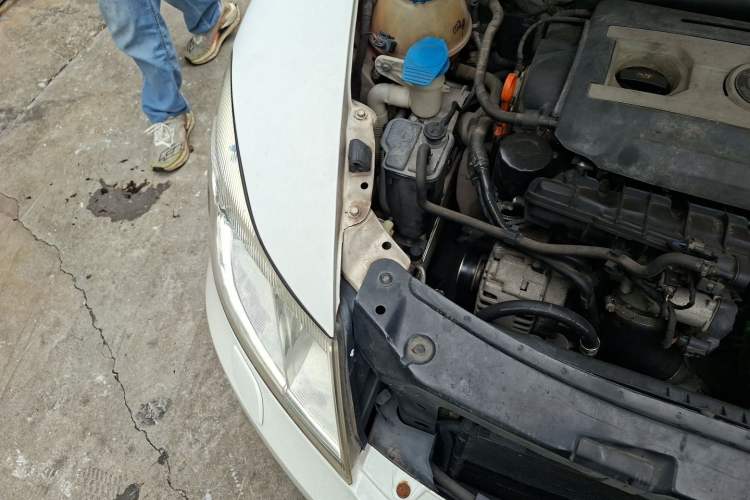 Used Skoda Octavia 2010 2.0 TSI RS Engine Bay Right