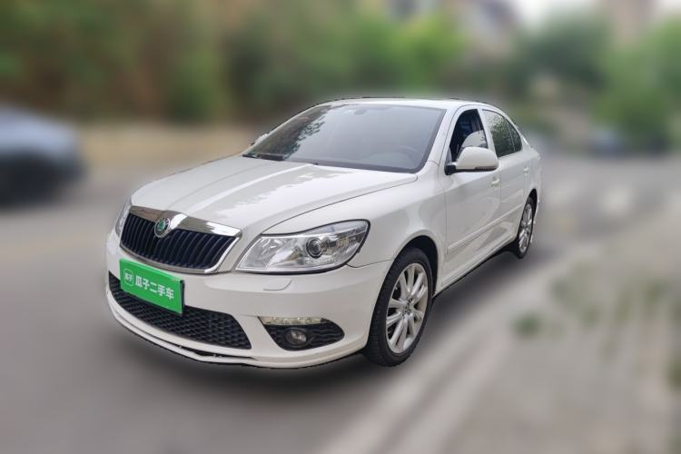 Used Skoda Octavia 2010 2.0 TSI RS Guazi used car, China used car export, Used car for sale, Used cars, Cheapest cars for sale