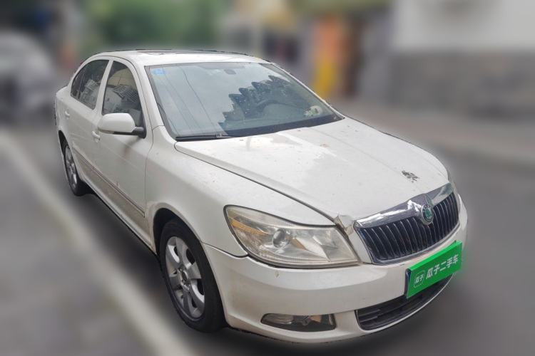 Used Skoda Octavia 2010 1.4TSI DSG Yijun Edition Front Right 45 Deg