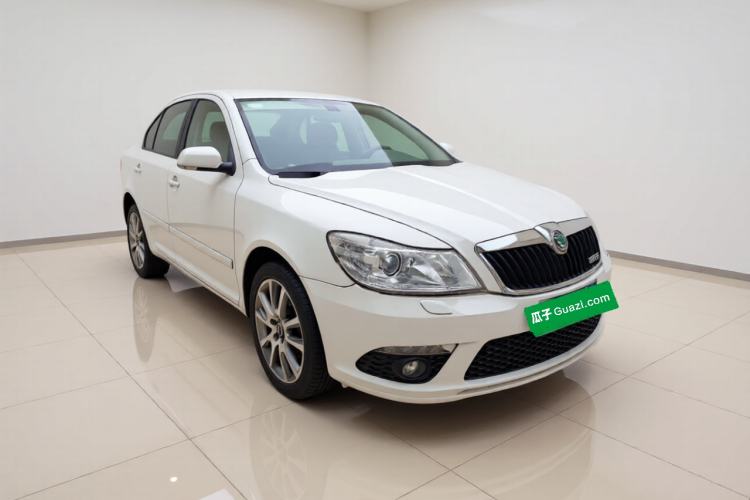 Used Skoda Octavia 2010 2.0 TSI RS Front Right 45 Deg